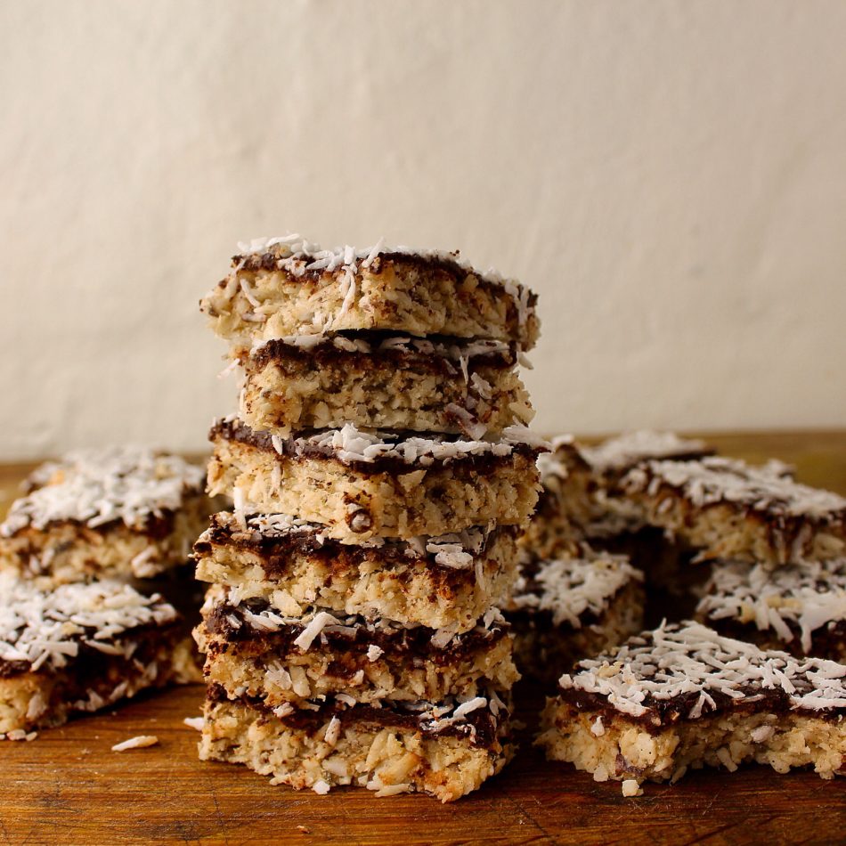 Rustikke kokosbidder med chokotop - Glutenfri opskrift - Mad med glød